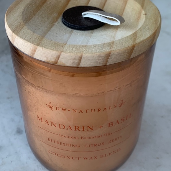 DW HOME CANDLE MANDARIN & BASIL RICHLY SCENTED NEW 17.67oz 2 WICK NEW - Picture 2 of 3